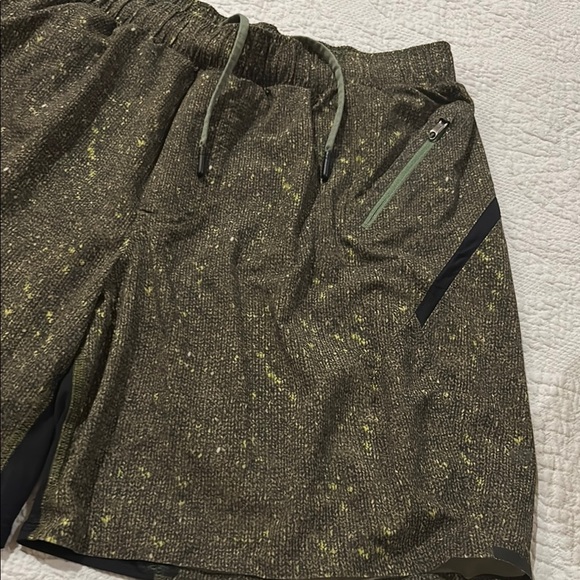 Lululemon Athletica Green Athletic/swim Shorts Lightweight Performance. Small - Picture 3 of 9